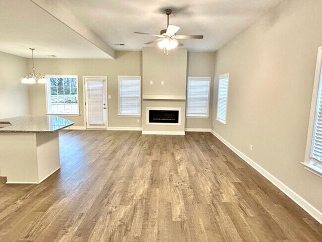 Building Photo - ShippCv8755