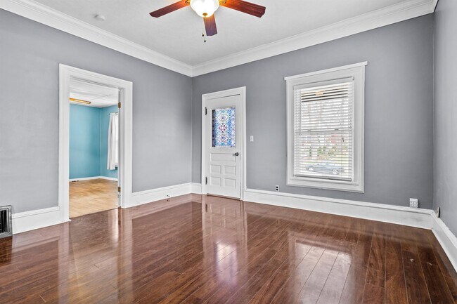 Building Photo - 116 Olive St