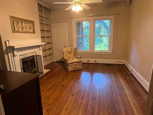 Building Photo - 220 E Montgomery St