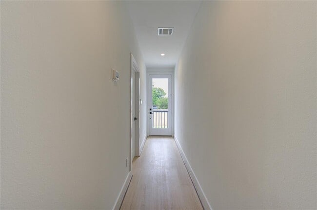 Primary Photo - 2312 Reinerman St