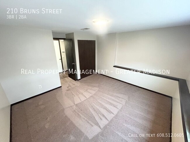 Building Photo - 210 Bruns St