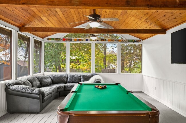 Building Photo - 1207 Romeria Dr