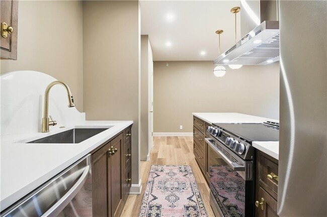 Building Photo - 388 S Main St