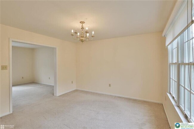 Building Photo - 4059 Wedgewood Rd