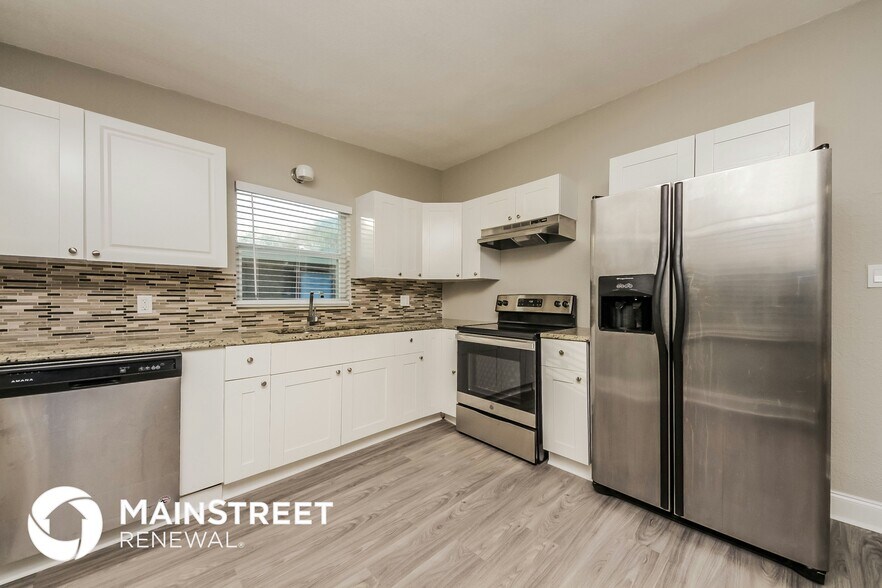Building Photo - 6218 Balboa Dr
