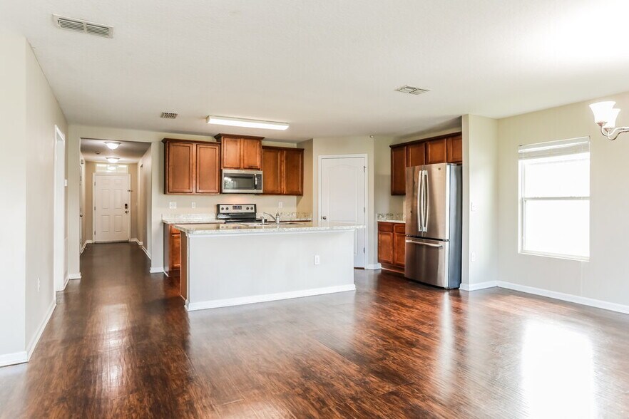 Building Photo - 3275 Canyon Falls Dr