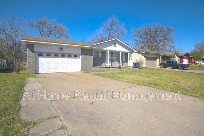 Building Photo - 10219 E 7th St