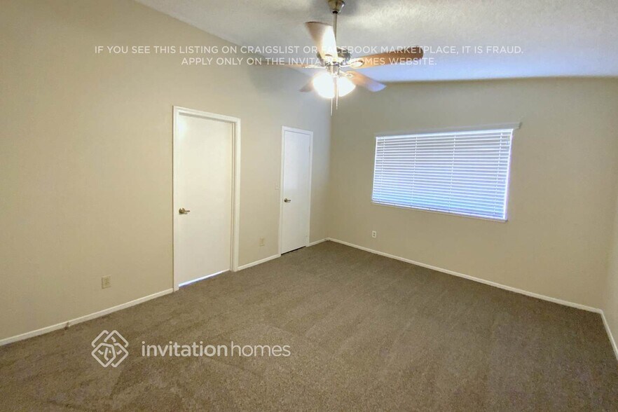 Building Photo - 4920 Evergreen Glen Dr