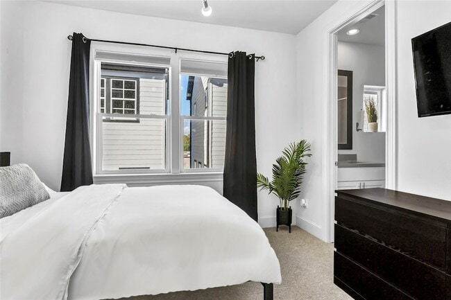 Building Photo - 4128 Willowbend Blvd