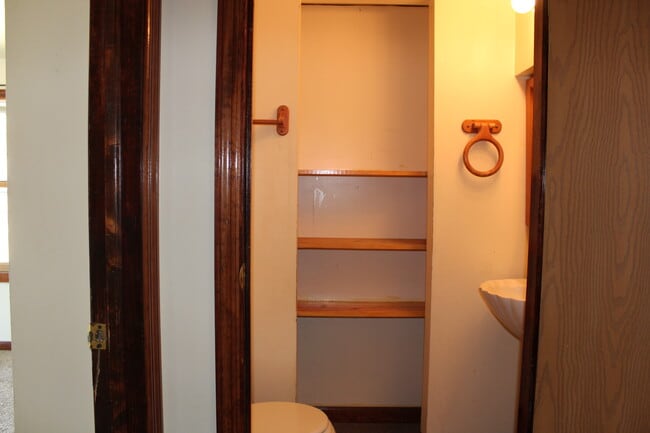 Building Photo - 174 Mill St