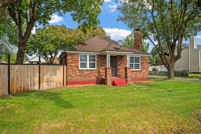 Primary Photo - East Valley Home With Large Yard!
