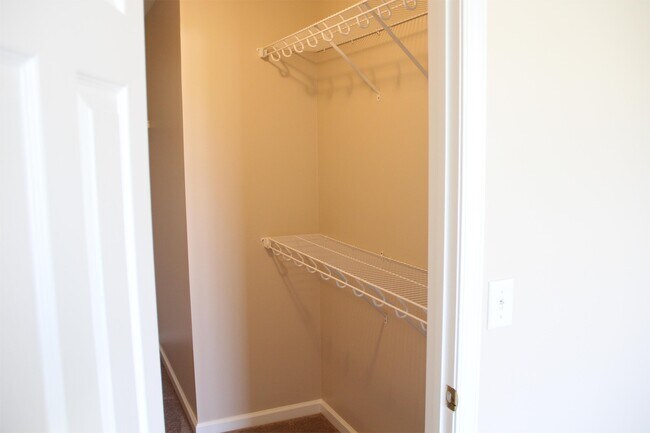 Building Photo - 107 Enchanted Way