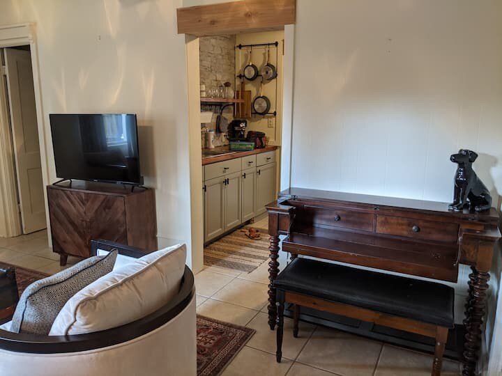 Building Photo - 606 E Minnesota Ave