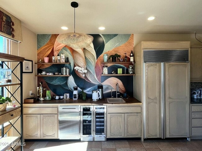 Building Photo - FULLY FURNISHED SEDONA DREAM HOME AWAITS