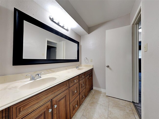 Building Photo - 6639 Maczali Dr