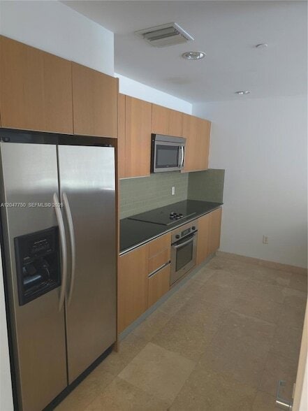 Building Photo - 1060 Brickell Ave