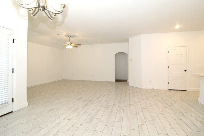 Building Photo - 1500 Ari Ave