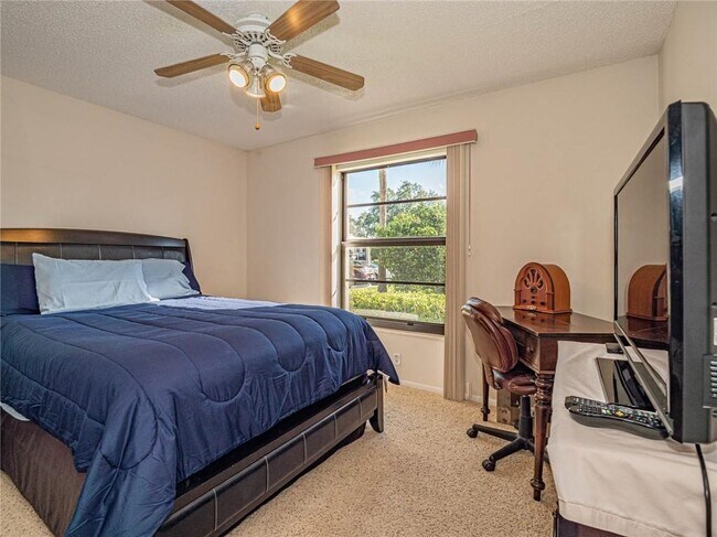 Building Photo - 32 Plantation Dr