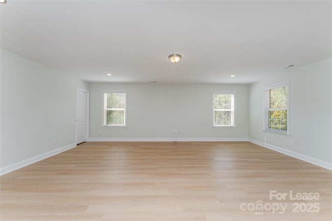 Building Photo - 139 Brackenbury Ln