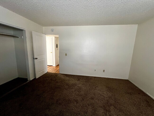 Building Photo - 73774 Cactus Dr