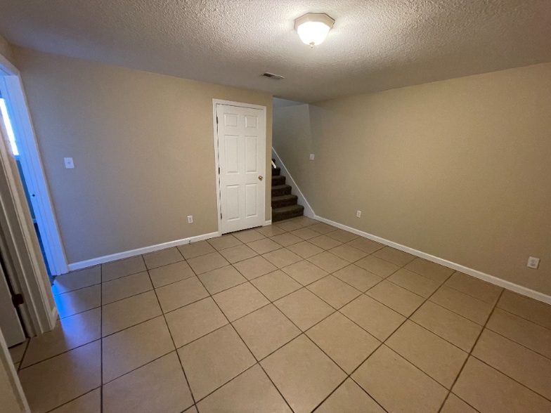 Building Photo - 517 Franklin St