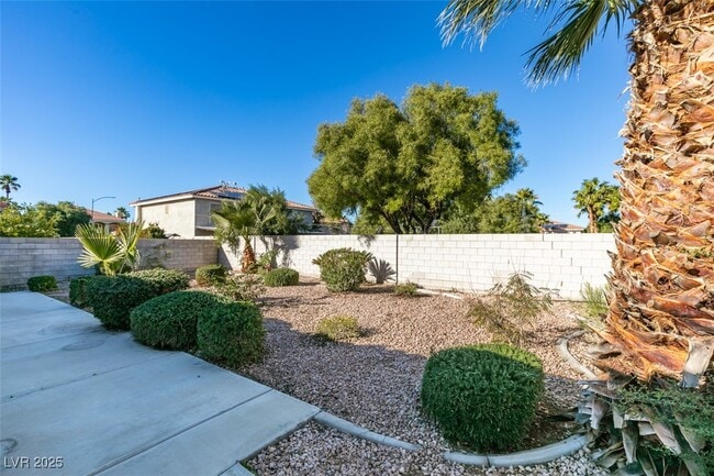 Building Photo - 1682 E Graystone Canyon Ave