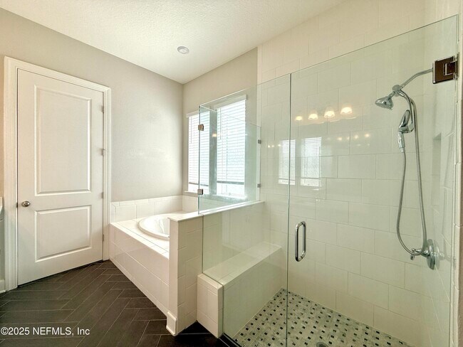 Building Photo - 505 Windwalker Dr