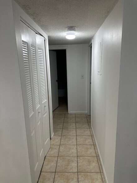 Hall way - 2980 Riverside Dr