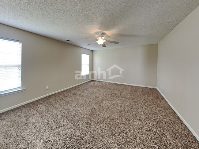 Building Photo - 5323 Kim St SW