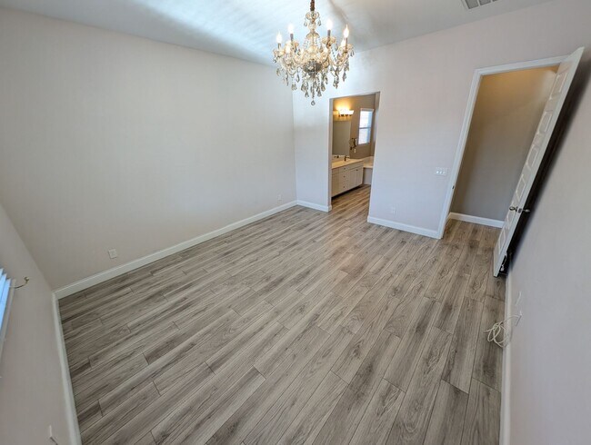 Building Photo - 4535 Herbert River Ave