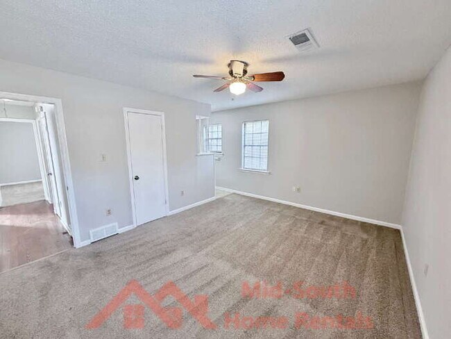 Building Photo - 7288 Hollorn Ln