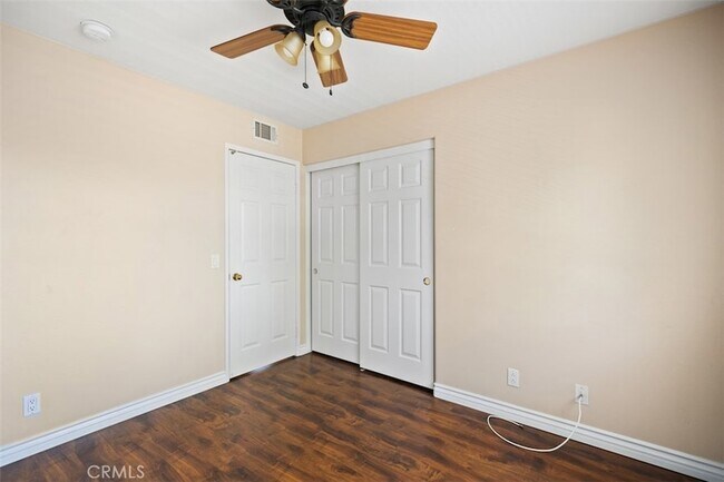 Building Photo - 9 Acorn Ridge