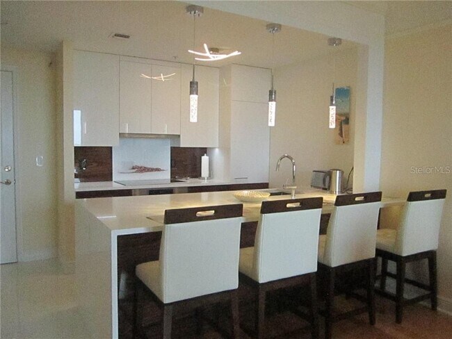 Building Photo - 750 N Tamiami Trl