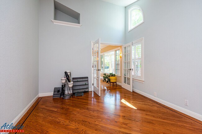 Building Photo - Stylish Home | Designer Materials | Award ...