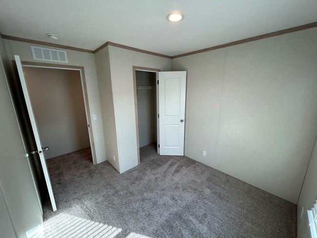 Building Photo - 5153 Tokay Dr
