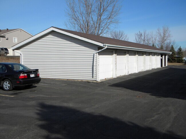 Building Photo - 2216 Sylvan Way