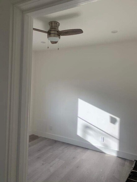 Building Photo - 1220 59th St