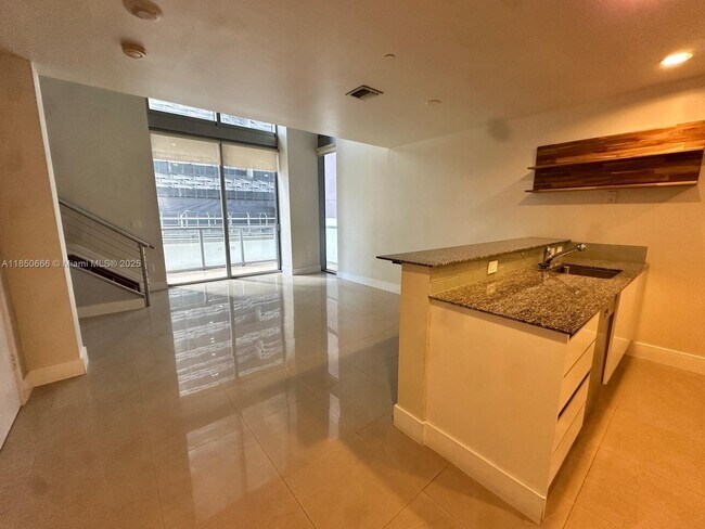 Building Photo - 1050 Brickell Ave
