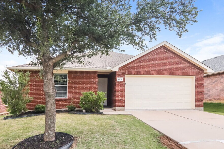 Building Photo - 1428 Waterford Dr