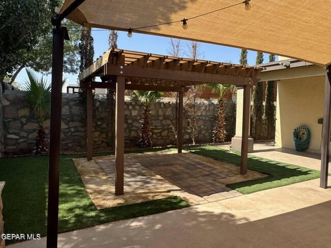 Building Photo - 3216 Tierra Palma Dr