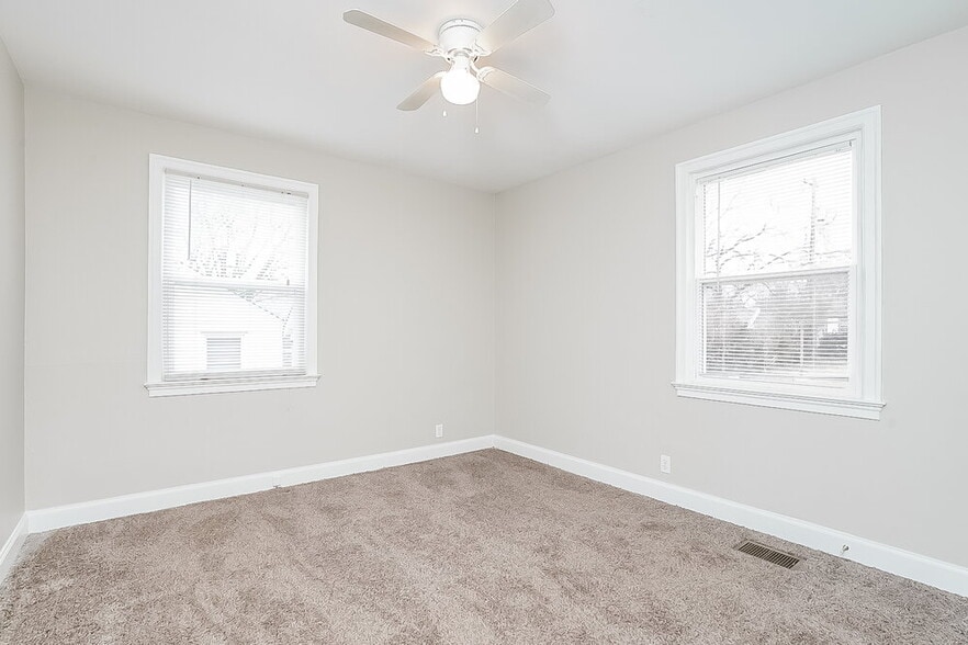 Building Photo - 1310 Venus Dr