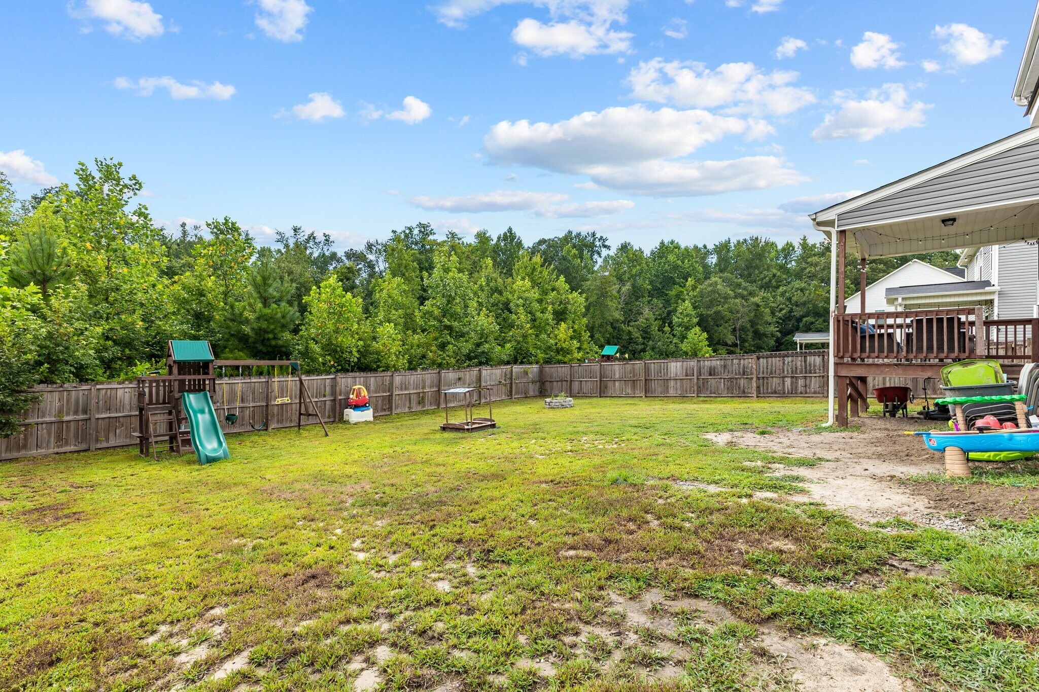 Building Photo - 130 Amelia Dr