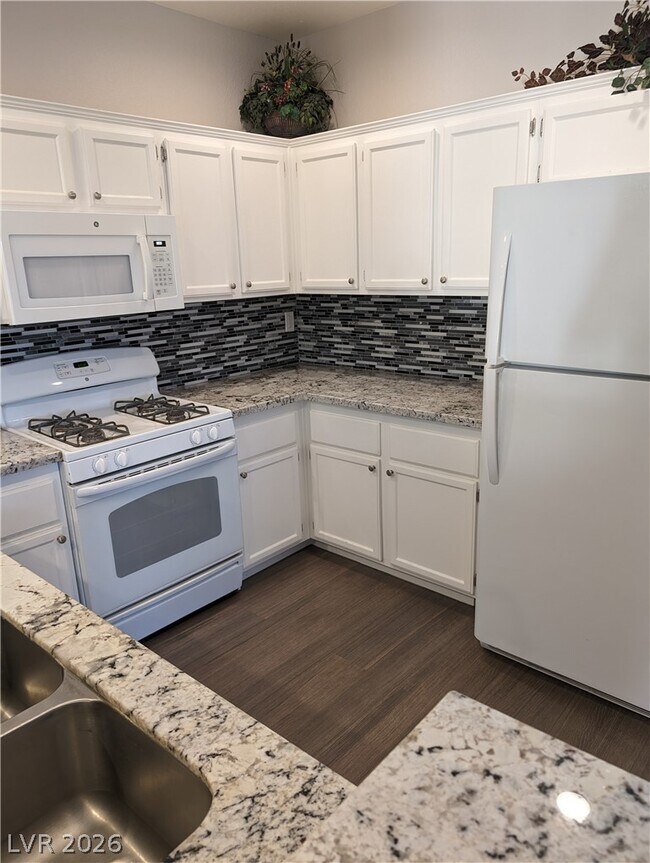 Building Photo - 1830 N Buffalo Dr