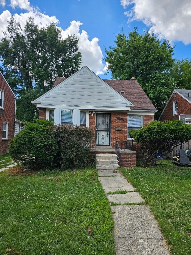 Building Photo - 15485 Stout St