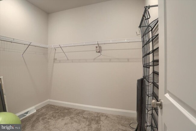 Building Photo - 3219 Wayland Rd