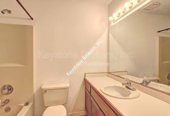 Building Photo - 9166 Tara Dr SW