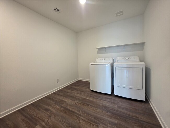 Building Photo - 2571 Montano Ridge Dr