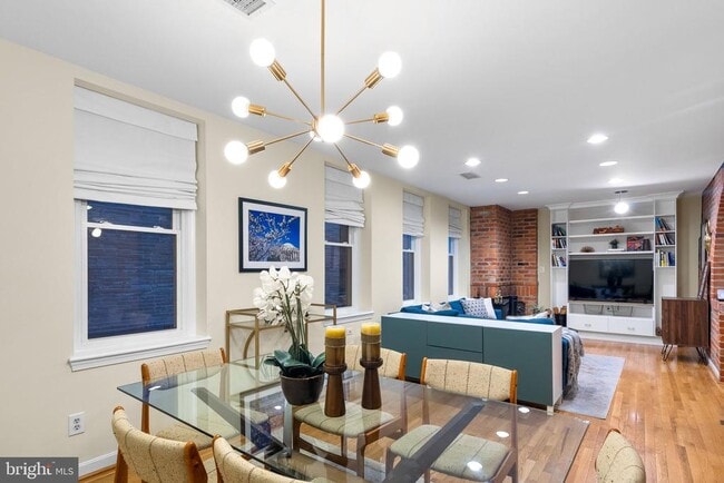 Building Photo - 410 11th St NE