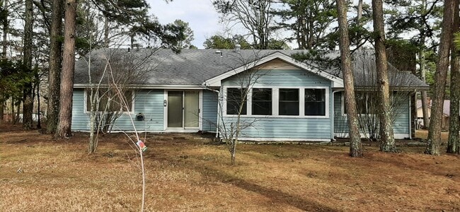 Building Photo - 204 Snead Dr