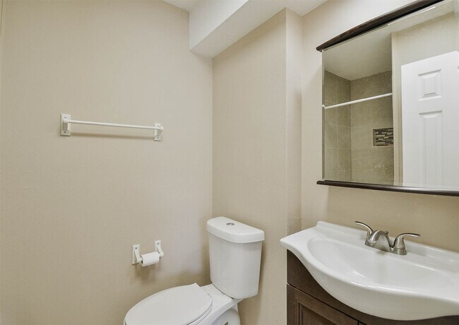 Building Photo - 3 Magnolia Ln